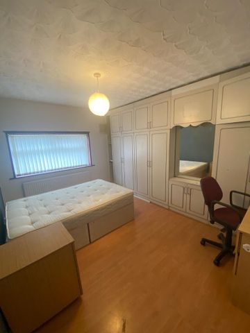 4 bedroom terraced house to rent - Photo 5