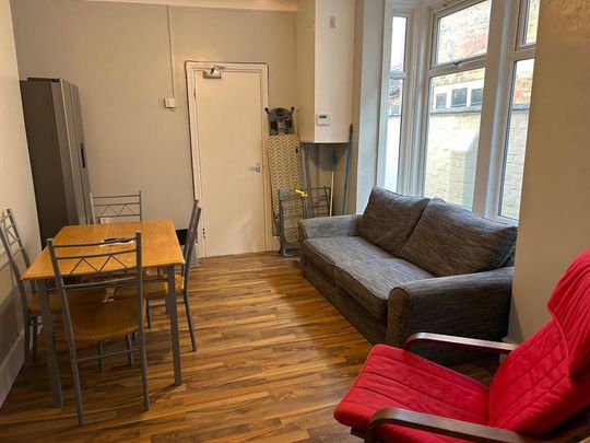 1 bedroom bedsit to rent - Photo 1