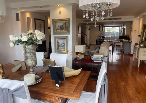 For rent for HALF SEASON from now until 30/06/2024 and from 15.09.24-30.6.25 Stunning semi-detached house in residential area in Benalmadena .