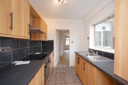 3 bedroom terraced house to rent - Photo 5