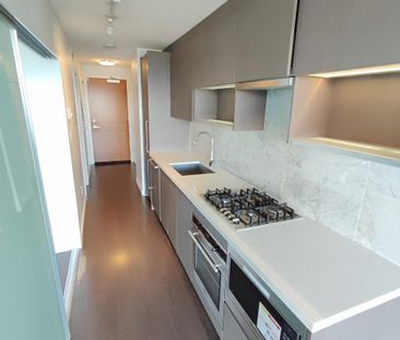 Park Avenue. One Bedroom Close to King George Skytrain Station - Photo 1