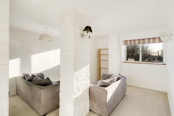 2 Bed Flat - Photo 1