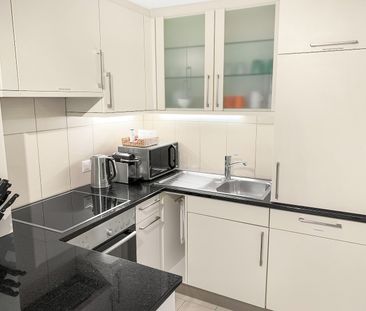 Exklusive 2.5-Zimmer-Wohnung in Zug – Neu renoviert & modern möblie... - Photo 6