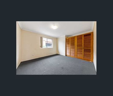 SPACIOUS & WELL-PRESENTED 2 BEDROOM VILLA! - Photo 2