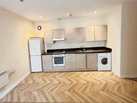 2 bedroom flat to rent - Photo 5
