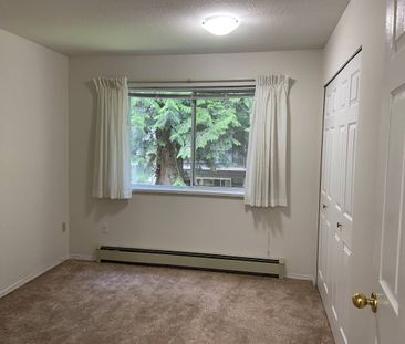 Mayfair Village West 2BD/1.5BA - Photo 6