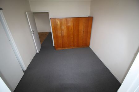 One Bedroom Unit - Superb Location! - Photo 2