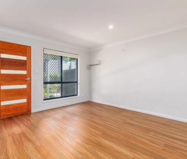 Four Bedroom Townhouse in sort after Mango Hill complex - Photo 3