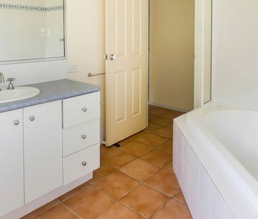 Family Home in Mount Coolum - Photo 5