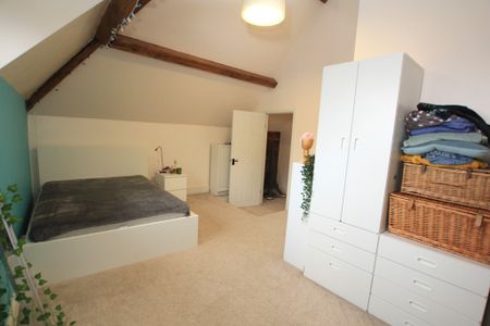 4 Bedroom Semi-Detached House, Wrexham - Photo 4