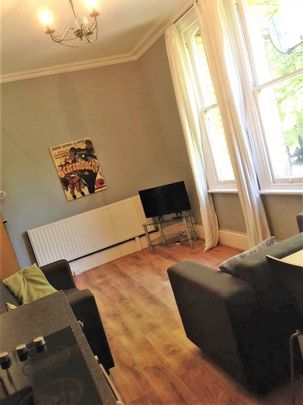Room in a Shared Flat, Off Lark Lane, L17 - Photo 1