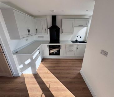 3 bedroom terraced house to rent - Photo 4