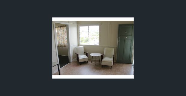 1 Bedroom Furnished Unit - Great Location! - Photo 1