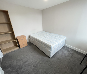 Baxter Street, Brighton - LOVELY STUDENT PROPERTY - Photo 4