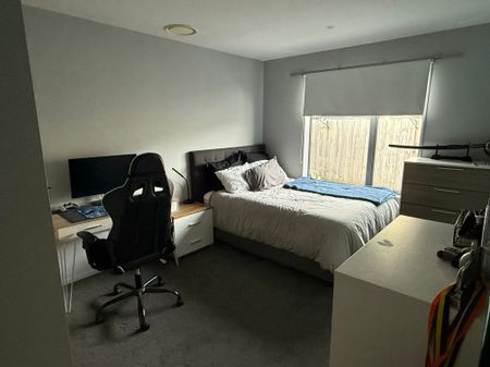 Spinnaker Bay Family Living - Photo 3