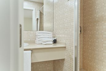 Beautiful New and modern 2 bedroom apartments for rent in Palm mar