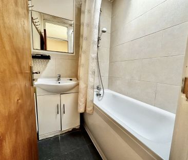 Compton Close, London - Photo 1