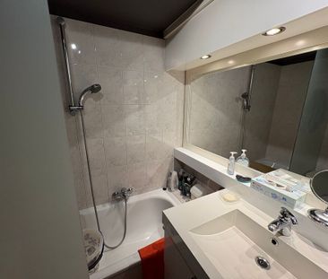 Zeer ruim 2 slaapkamer appartement te huur te Oostende! - Photo 2