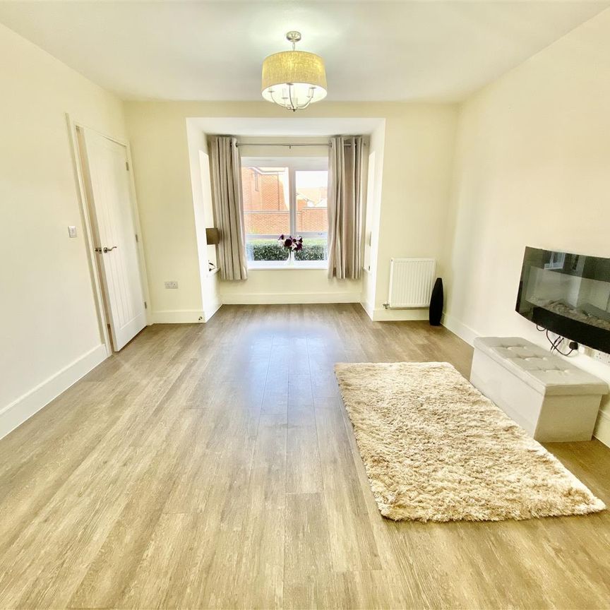 Fraser Drive, Uttoxeter, Staffordshire ST14 5EH - Photo 1