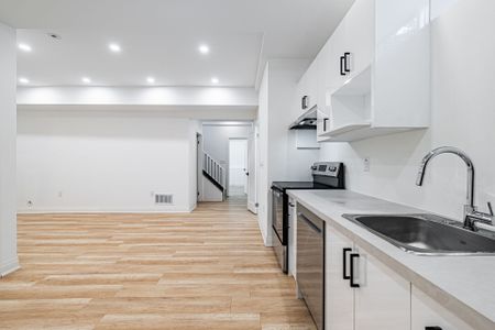 For Lease - 11 Craig Crescent Unit# Lower, Toronto, Ontario - Photo 2