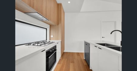 Near New Stylish Townhouse - Photo 2