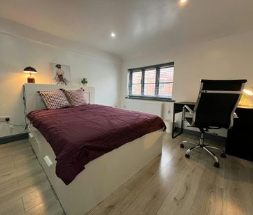 House share to rent on - Photo 1