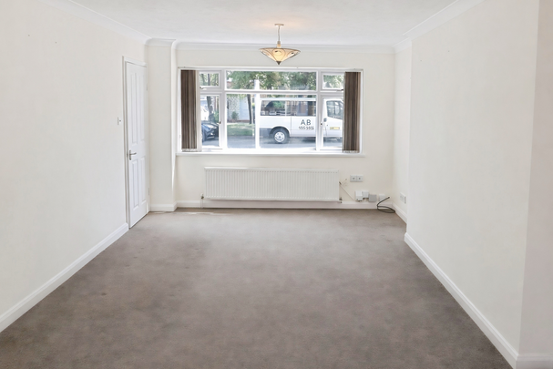 Latchetts Shaw, Basildon, SS16 - Photo 1