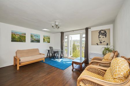 3 bedroom apartment to rent - Photo 2