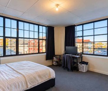 Top Floor Apartment 2027 - Photo 2