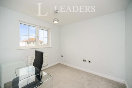 3 bedroom semi-detached house to rent - Photo 5