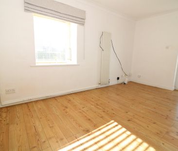 Wildcroft Drive, North Holmwood, Dorking, RH5 - Photo 5