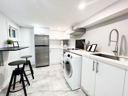 For Lease - 2480 St Clair Avenue, Toronto, Ontario - Photo 2