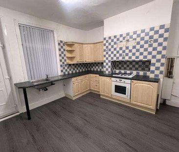 Lordsfield Place, Bradford, BD4 - Photo 2