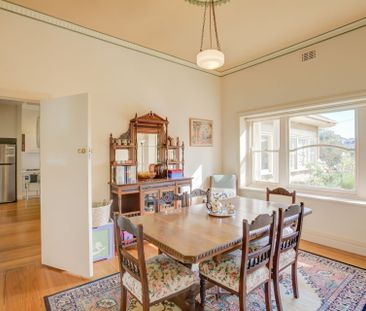 Charming Sandstone Cottage in the Heart of Capel Sound - Photo 4