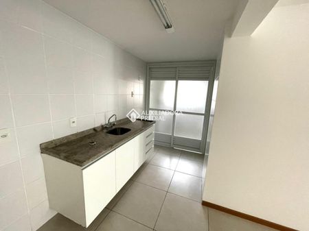 Apartamento com 3 quartos e 96m² para alugar em Abraão, Florianópolis. - Foto 2