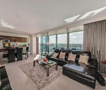 East Perth - Photo 5