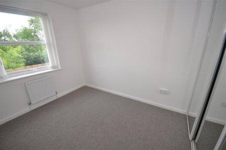 2 bedroom semi-detached house to rent - Photo 3