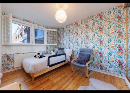 3 Bed Maisonette, Searles Close, SW11 - Photo 2