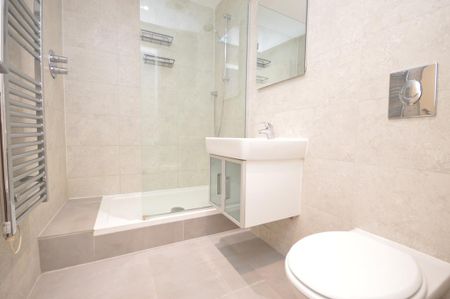 2 bedroom flat to rent - Photo 4