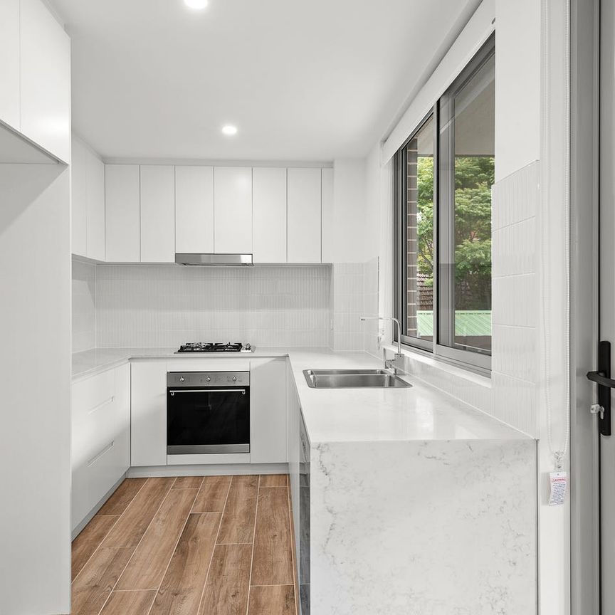 LUXURIOUS 3 BEDROOM APARTMENT - Photo 1