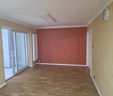 6 bedroom semi-detached house to rent - Photo 3