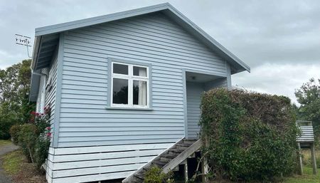 Charming 3BR Home - in zone for Halcombe School - Photo 5