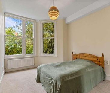 Greencroft Gardens. South Hampstead, NW6 - Photo 1