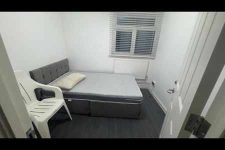 Room in a Shared Flat, Whardfale Court, E5 - Photo 3