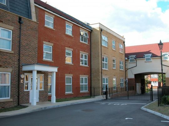 Clarendon Court, Clarence Road, Windsor,SL4 - Photo 1