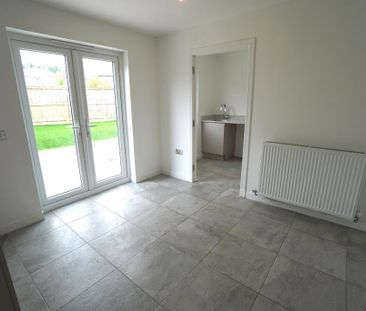 4 bedroom detached house to rent - Photo 5