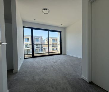 Spacious Three-Level Townhouse with Workshop & Dual Outdoor Living - Photo 6