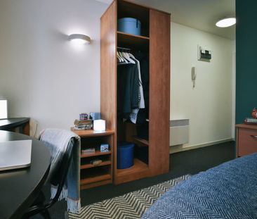 1 bedroom in a flat share to rent - Photo 5