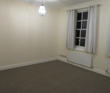 2 bedroom maisonette to rent - Photo 4