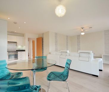 2 bedroom apartment - Photo 2